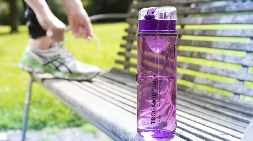 The LUDAVI drink bottle is the ideal new companion for all sports fans.